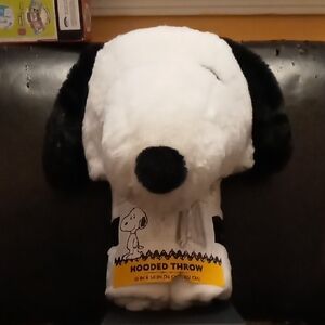 Peanuts Snoopy Hooded Throw Blanket - Black and White
